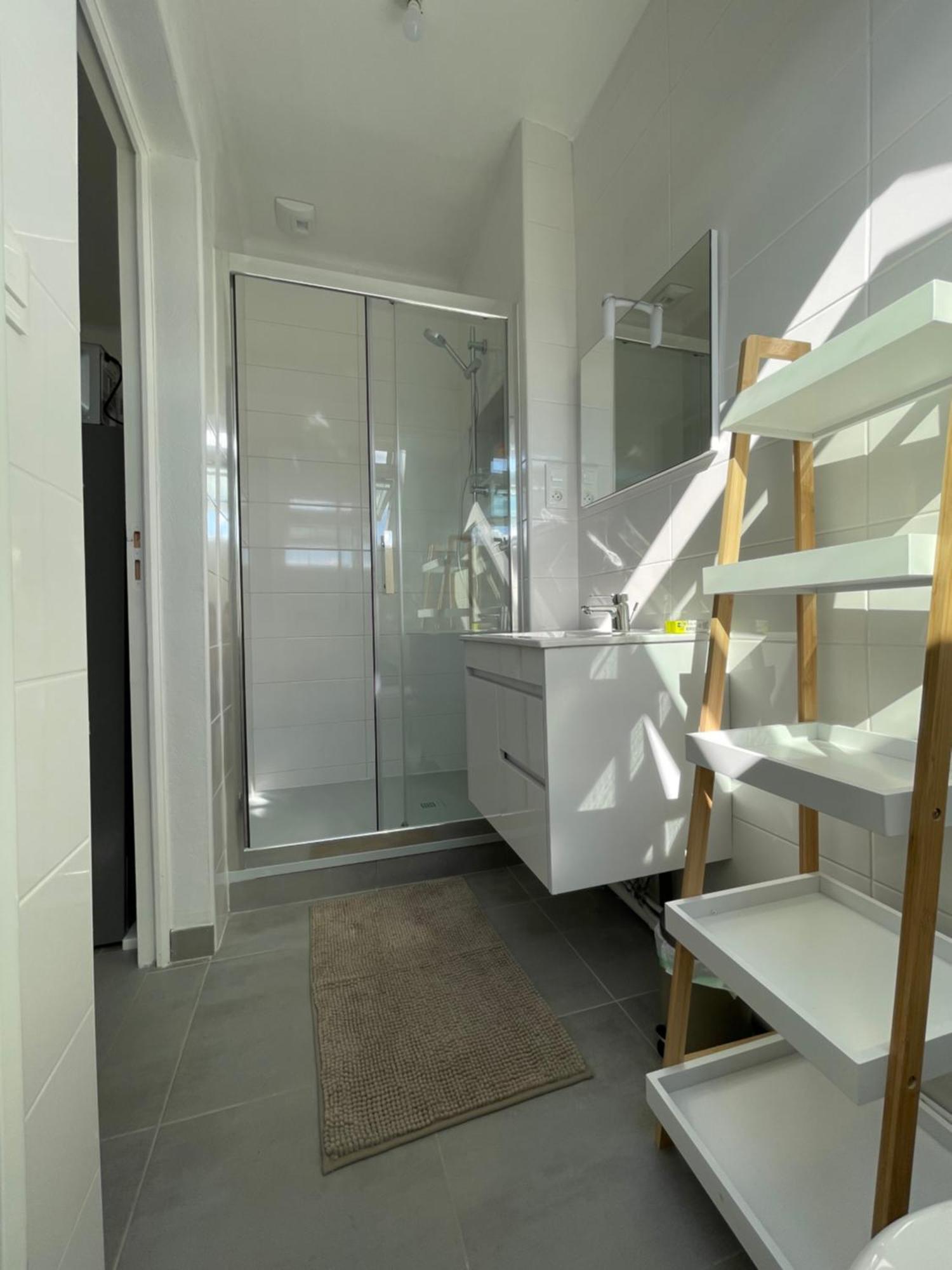 Appartement Renove Tout Equipe, Centre Ville, Proche De La Gare Et Commerce Flers  Exterior photo