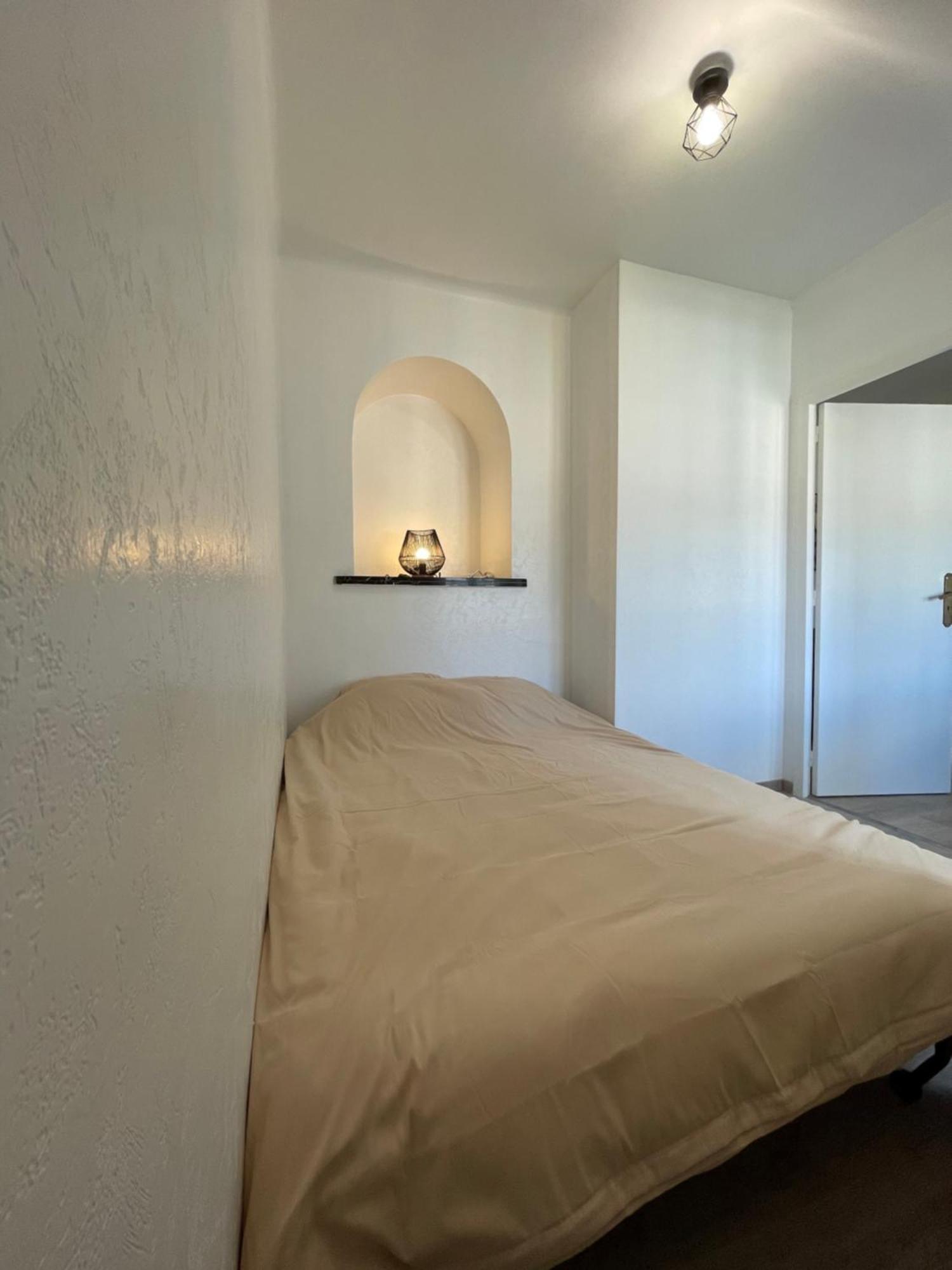 Appartement Renove Tout Equipe, Centre Ville, Proche De La Gare Et Commerce Flers  Exterior photo
